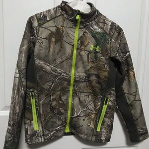Under armor scentcontrol lightweight jacket.